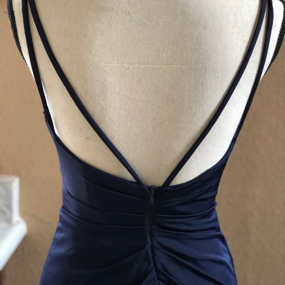 Dress - Picture 6 of 7